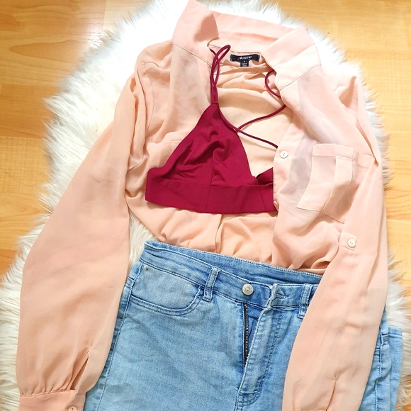 Gorgeous blush-coloured sheer button-up blouse - Picture 2 of 4